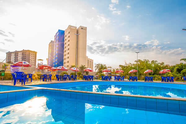 Golden Dolphin Express Piscinas